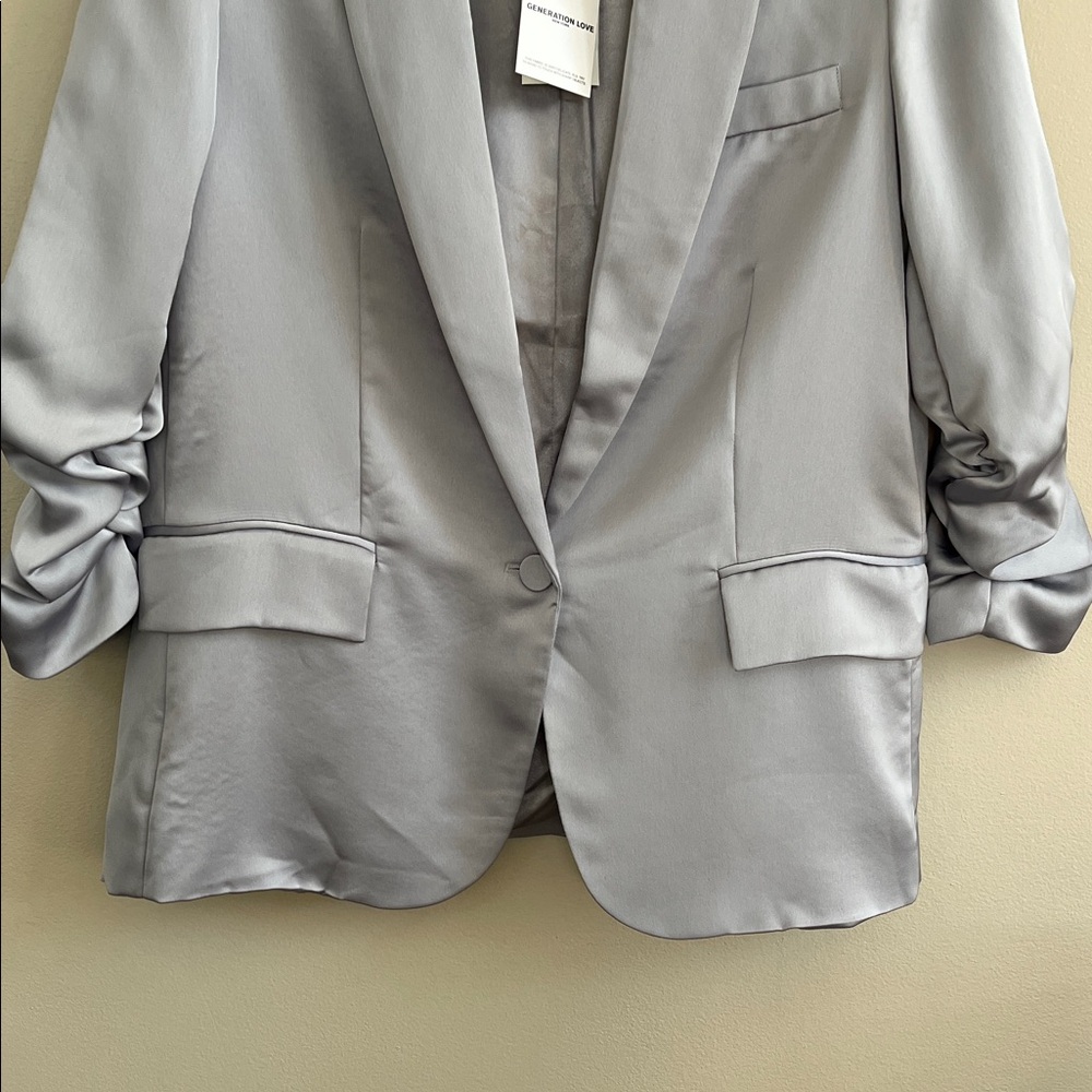Generation Love Madison satin ruched sleeve blazer size large platinum grey - Picture 3 of 16